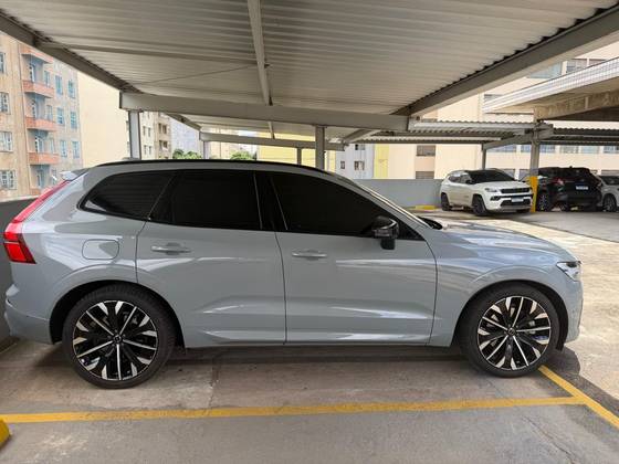 VOLVO XC60 2.0 T8 PHEV ULTRA DARK AWD GEARTRONIC VOLVO XC60 2.0 T8 PHEV ULTRA DARK AWD GEARTRONIC